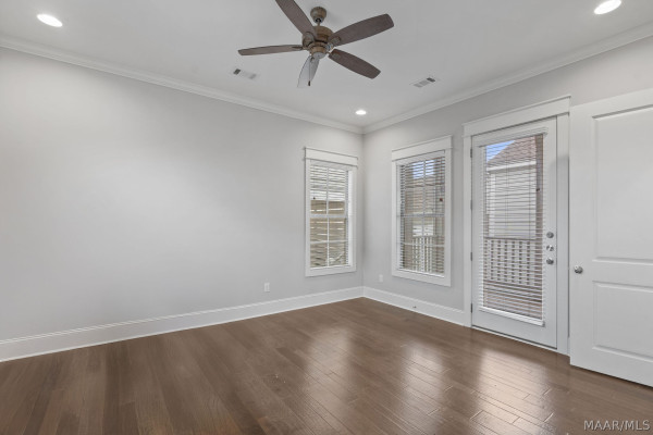 182 Northlake Street