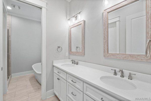 182 Northlake Street