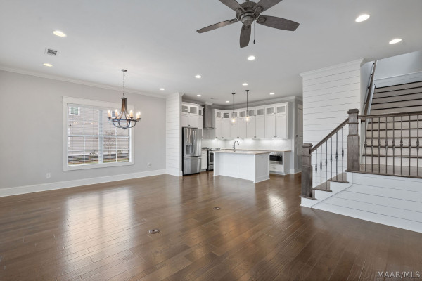 182 Northlake Street