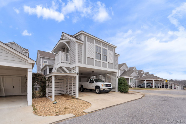 182 Northlake Street