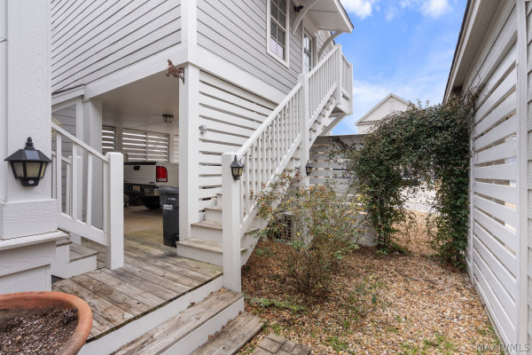 182 Northlake Street