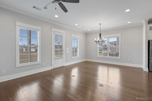 182 Northlake Street