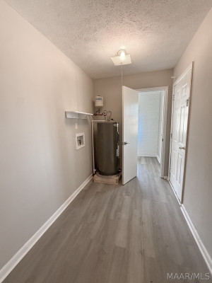6835 SANDERS Drive