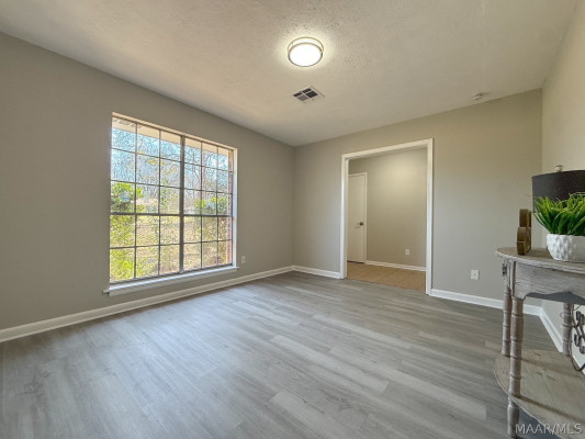 6835 SANDERS Drive