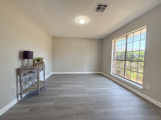 6835 SANDERS Drive