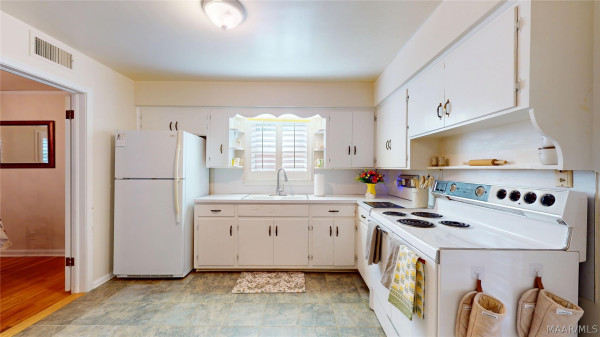 155 E SALEM Drive