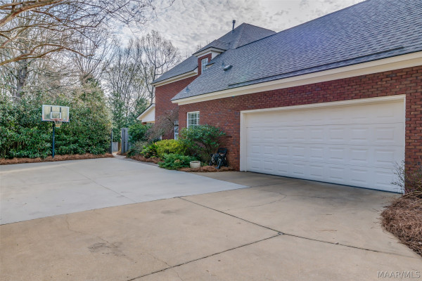 8432 Marsh Pointe Drive