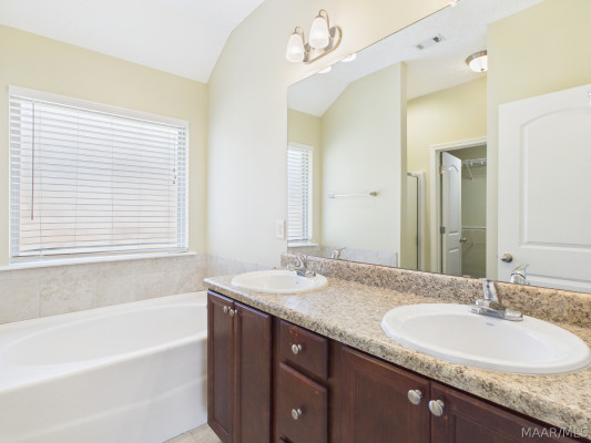 1637 BUENA VISTA Boulevard