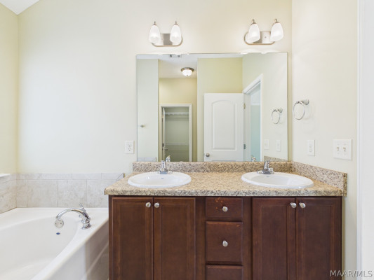 1637 BUENA VISTA Boulevard