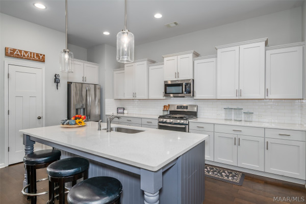 9422 Crescent Lodge Circle