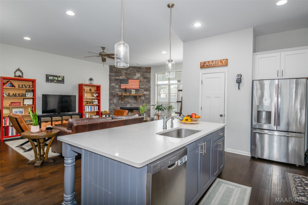 9422 Crescent Lodge Circle