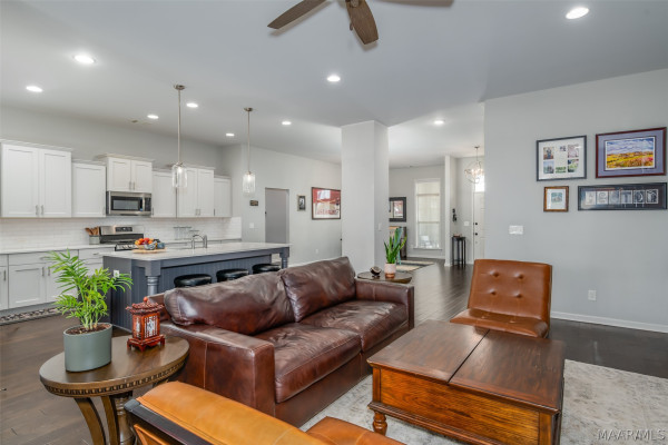 9422 Crescent Lodge Circle