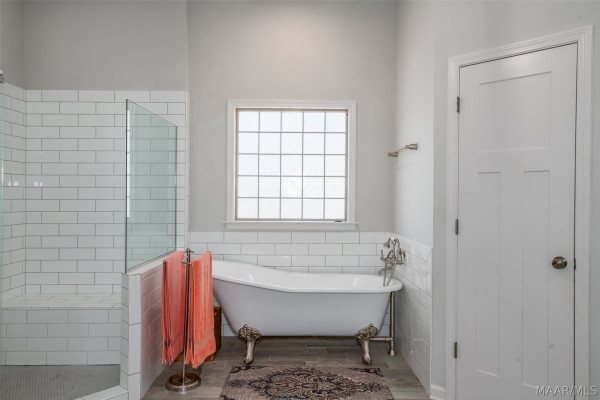 9422 Crescent Lodge Circle