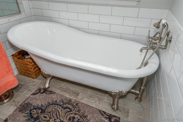 9422 Crescent Lodge Circle