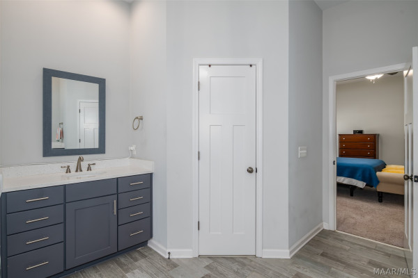 9422 Crescent Lodge Circle