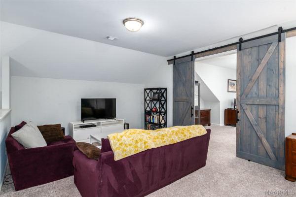 9422 Crescent Lodge Circle