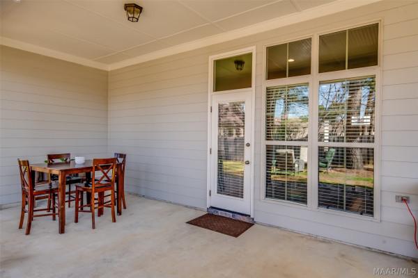 9422 Crescent Lodge Circle