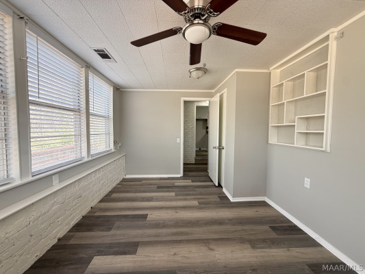 557 KAREN Road