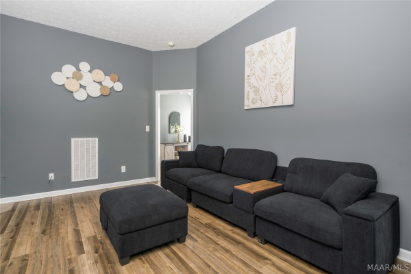 5860 PINELEAF Drive