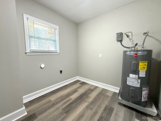 10111 HIGHWAY 231 Highway