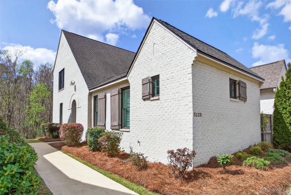 5123 Lower James Street