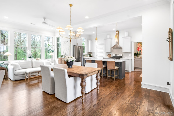 5123 Lower James Street