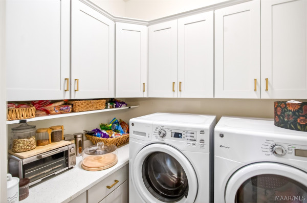 5123 Lower James Street