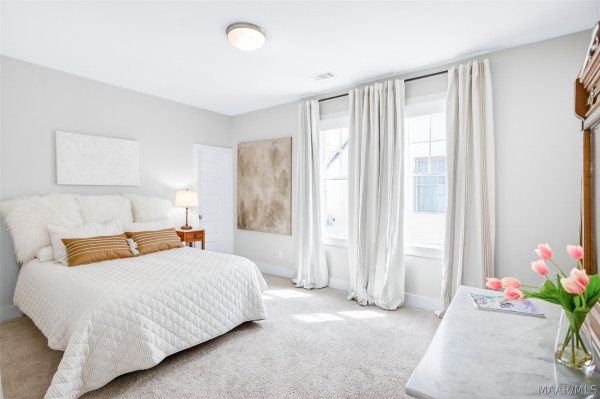 5123 Lower James Street