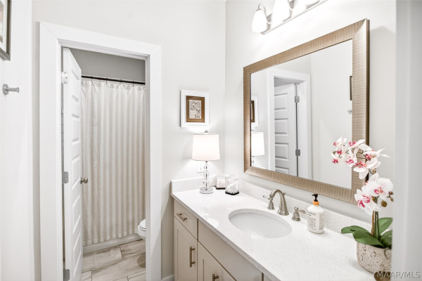 5123 Lower James Street