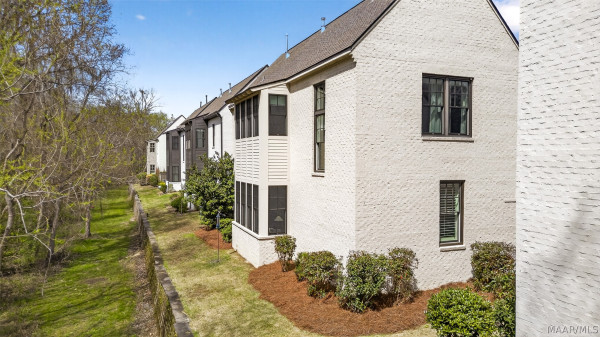 5123 Lower James Street