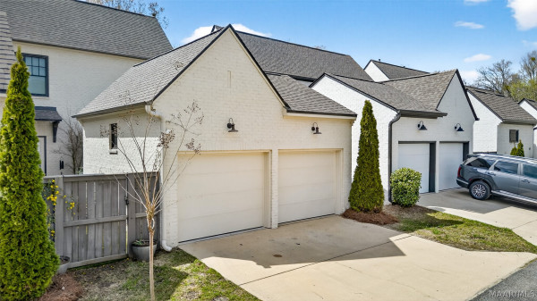 5123 Lower James Street