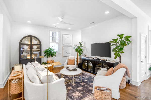 5123 Lower James Street