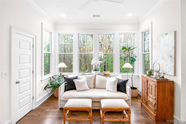 5123 Lower James Street