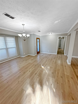 6218 Woody Lane