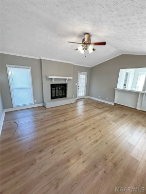 6218 Woody Lane