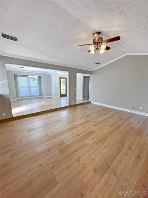 6218 Woody Lane