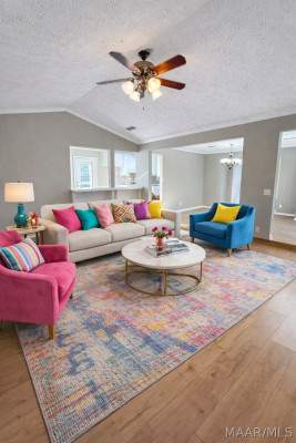 6218 Woody Lane