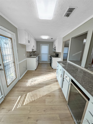 6218 Woody Lane