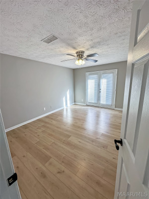 6218 Woody Lane