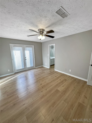 6218 Woody Lane