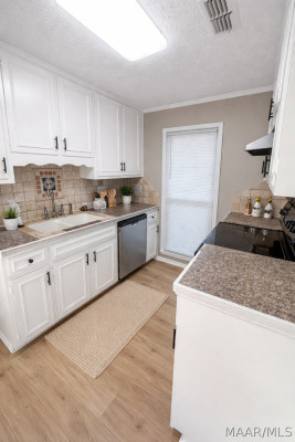 6218 Woody Lane