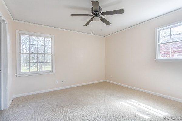 1819 GILLESPIE Drive