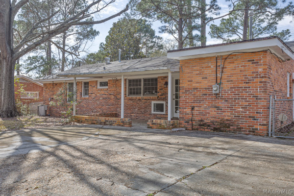 1819 GILLESPIE Drive