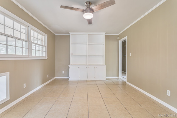 1819 GILLESPIE Drive