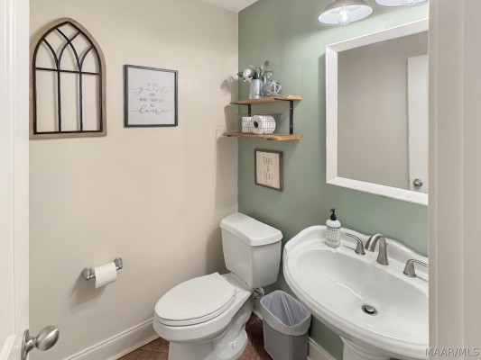 680 Bon Terre Boulevard