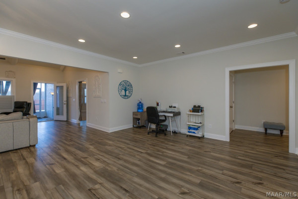 264 Royal Oaks Drive