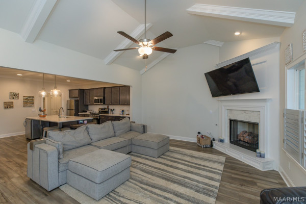 264 Royal Oaks Drive