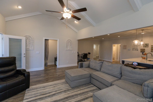 264 Royal Oaks Drive