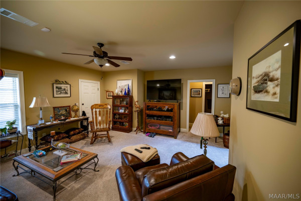 491 SOUTHERN HILLS Drive