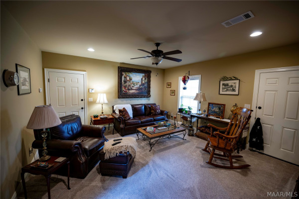 491 SOUTHERN HILLS Drive